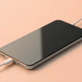 充電中なのに突然電源が落ちるAndroidスマホの原因と確実な解決法